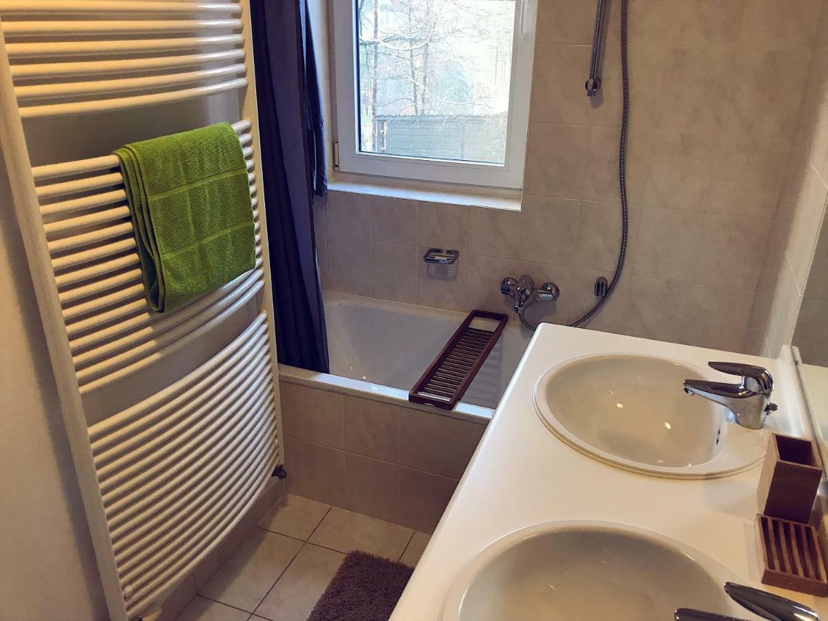 Villa Dakota - Jacuzzi, Zwembad, Playstation Durbuy Kültér fotó